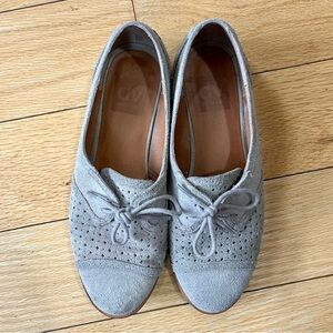 DV by Dolce Vita Suede Oxfords - color Taupe size 6